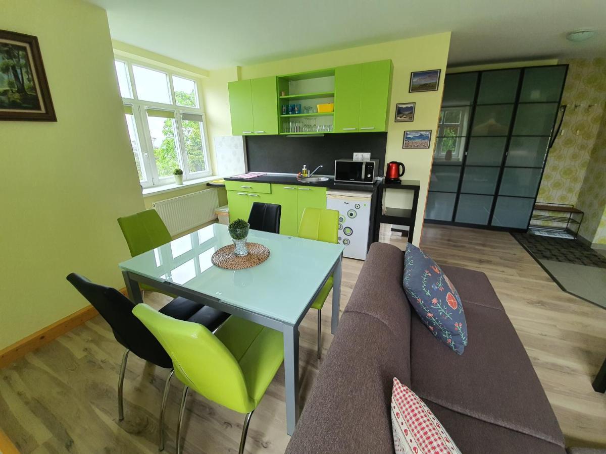 Apartman Helenka Stara Morava ตาตรันสกา ลอมนีจา ภายนอก รูปภาพ