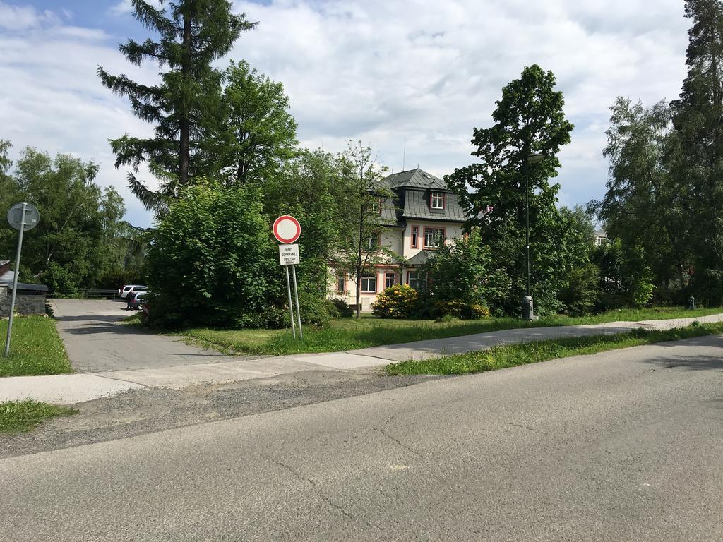Apartman Helenka Stara Morava ตาตรันสกา ลอมนีจา ภายนอก รูปภาพ