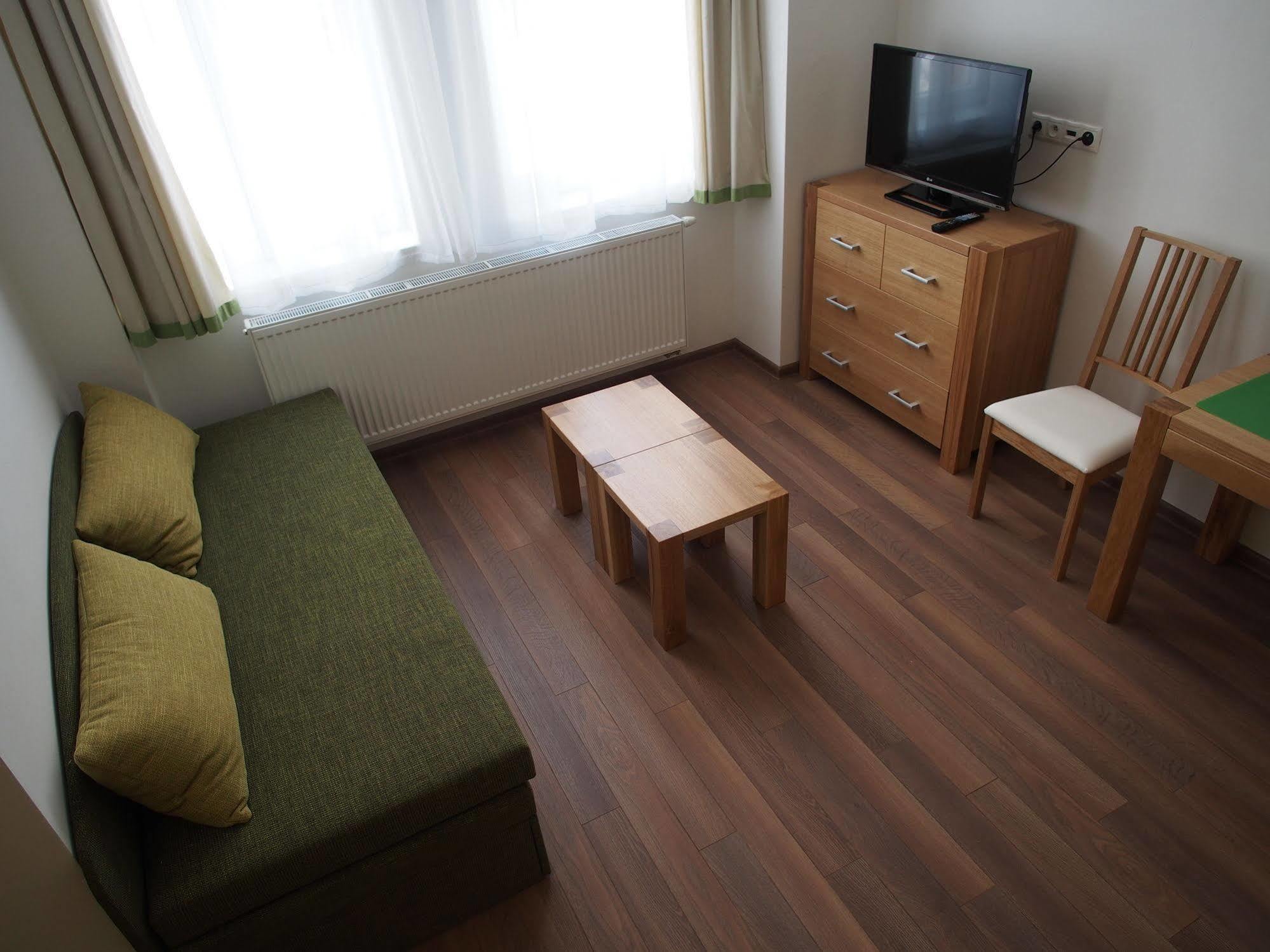 Apartman Helenka Stara Morava ตาตรันสกา ลอมนีจา ภายนอก รูปภาพ