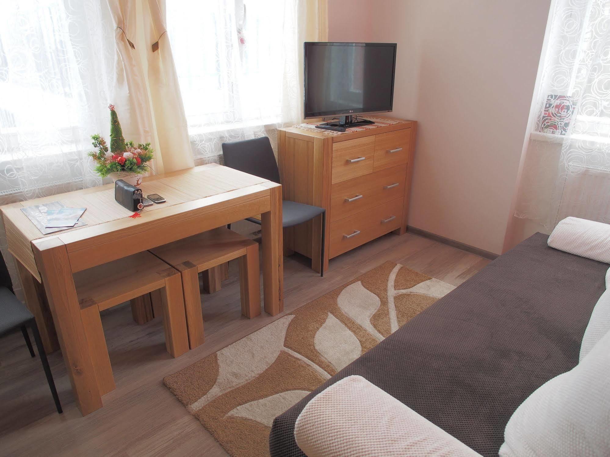 Apartman Helenka Stara Morava ตาตรันสกา ลอมนีจา ภายนอก รูปภาพ