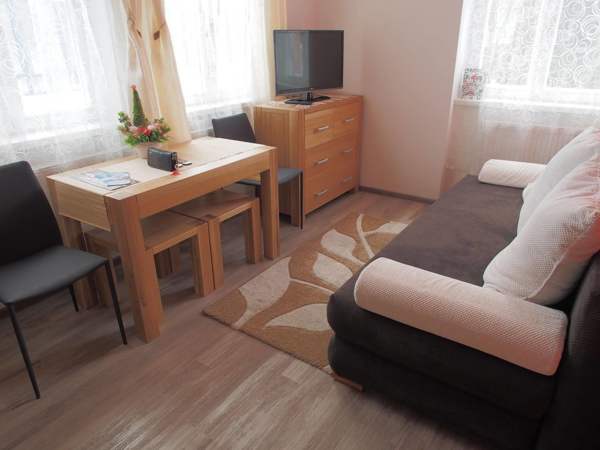 Apartman Helenka Stara Morava ตาตรันสกา ลอมนีจา ภายนอก รูปภาพ