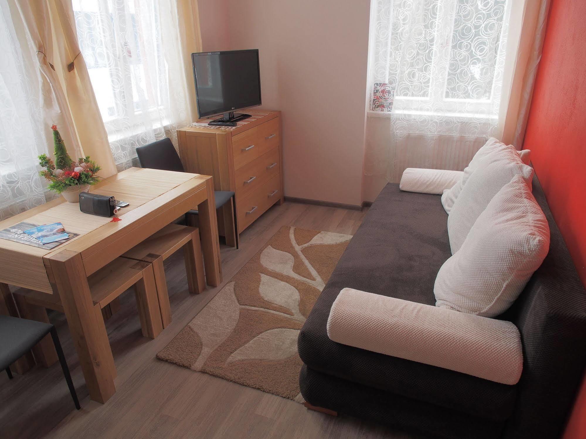 Apartman Helenka Stara Morava ตาตรันสกา ลอมนีจา ภายนอก รูปภาพ
